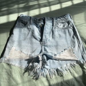 Hollister shorts in perfect condition!!